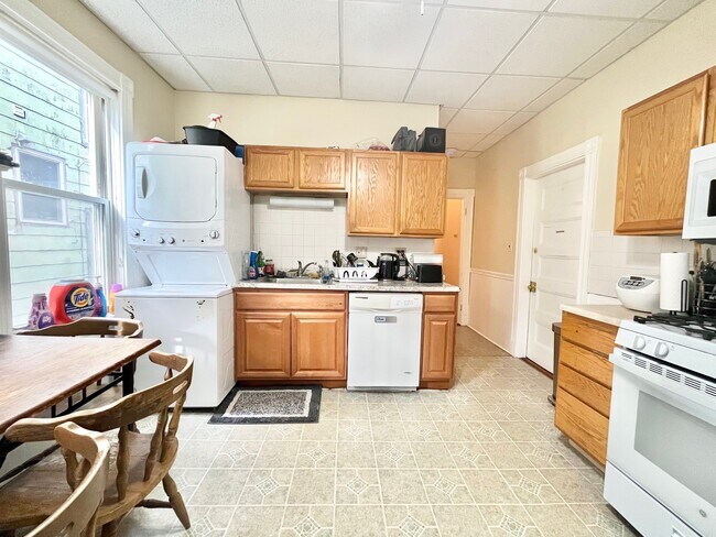 Photo - 88 Fisher Ave Unit 2