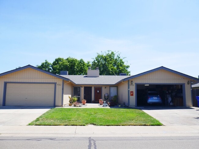 Building Photo - Cozy 2 Bed 2 Bath 950sq. ft. Duplex in Elk Grove