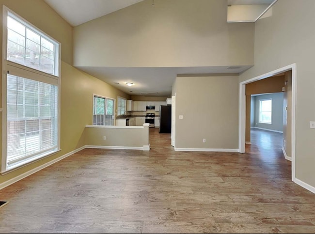 Photo - 2930 Cottesford Way SE