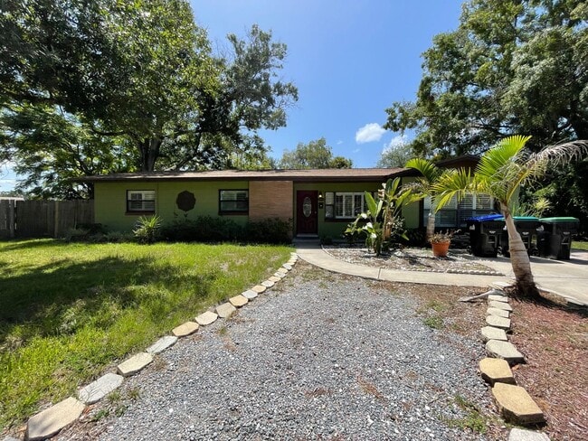 Building Photo - Charming 4 Bedroom, 3 Bathroom Home in Orl...