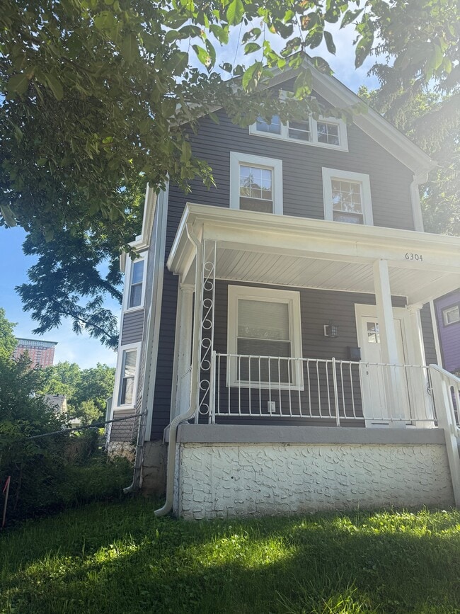 Photo - 6304 Desmond St