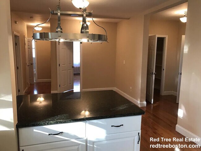 Photo - 1999 Commonwealth Ave