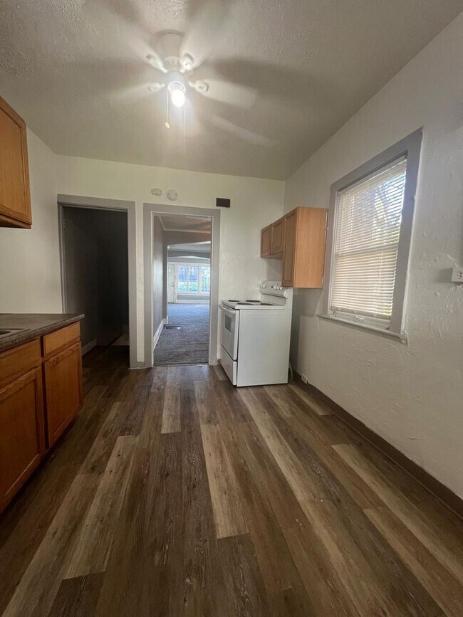 3244-3246 Sycamore Rd