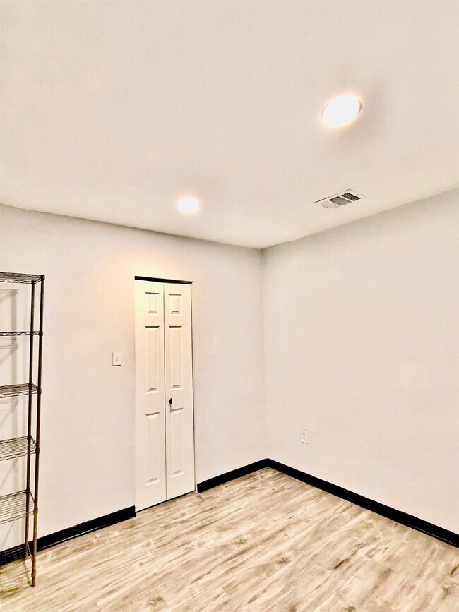 Photo - 5810 W Bellfort Ave