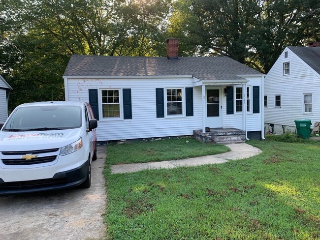 Ranch Style Home in High Point! - Ranch Style Home in High Point!