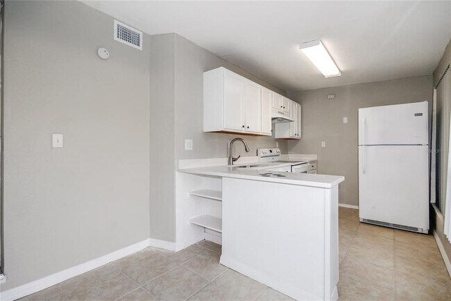 Photo - 6813 N Clearview Ave