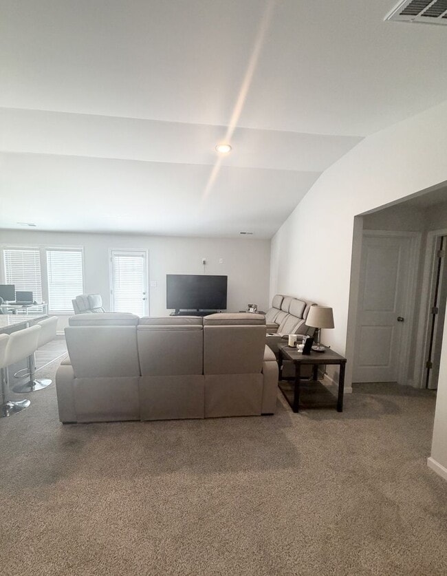 Photo - 4036 Shire St