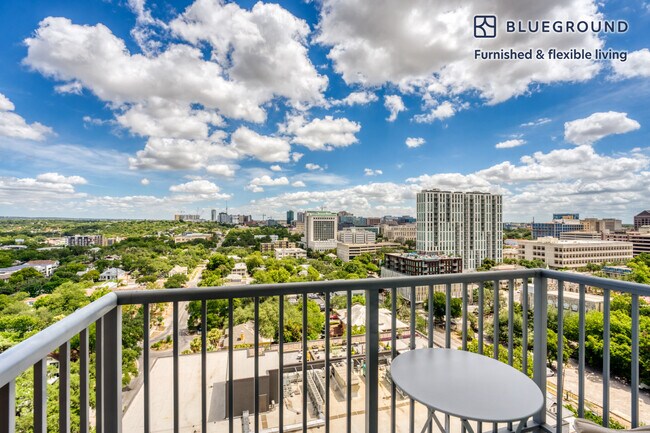 Photo - 615 W 7th St Unit SI FL17-ID83