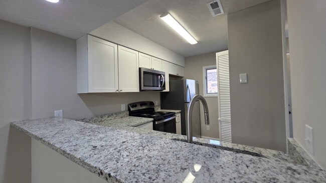 Photo - 409 Garden Dr