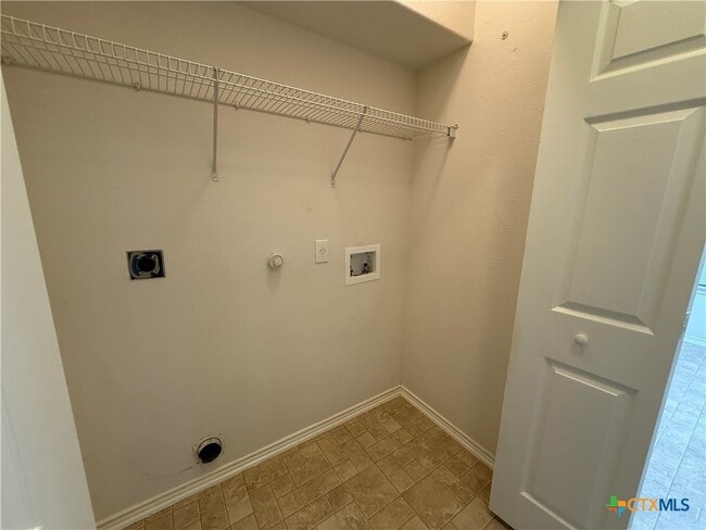 Building Photo - 3235 Blue Jay Dr