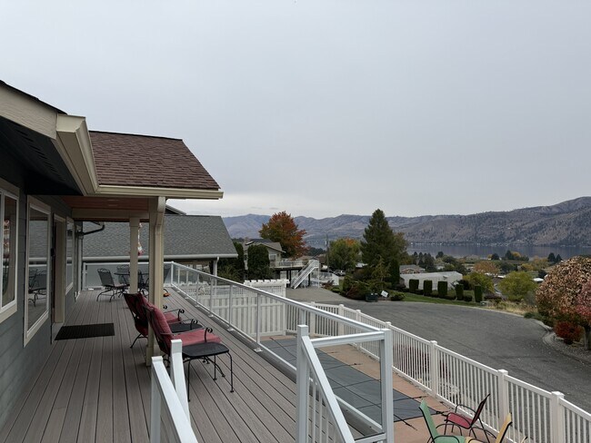 Photo - 165 Coral St