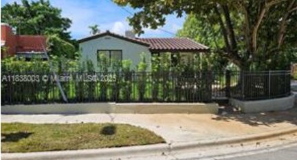 Photo - 424 NE 63rd St Casa