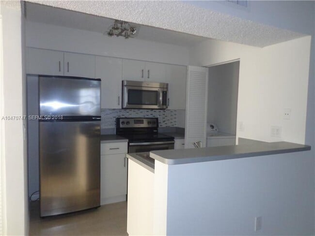 Building Photo - 1267 SW 46th Ave Unit 2315
