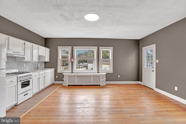 Photo - 44 Dover Ave