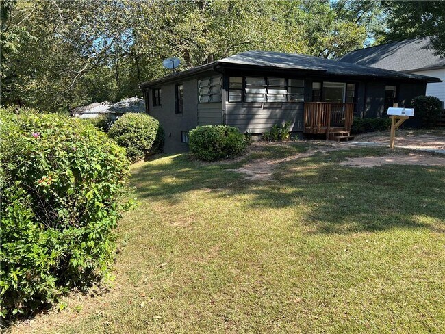 Building Photo - 1215 Westview Dr SW Rental