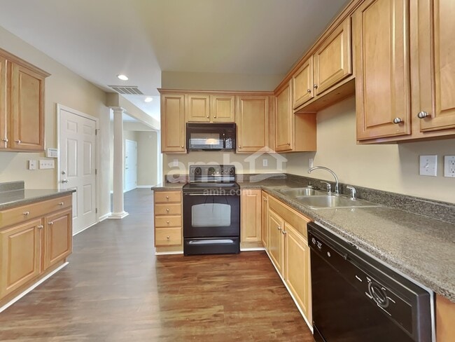 Photo - 129 Pin Oak Ct