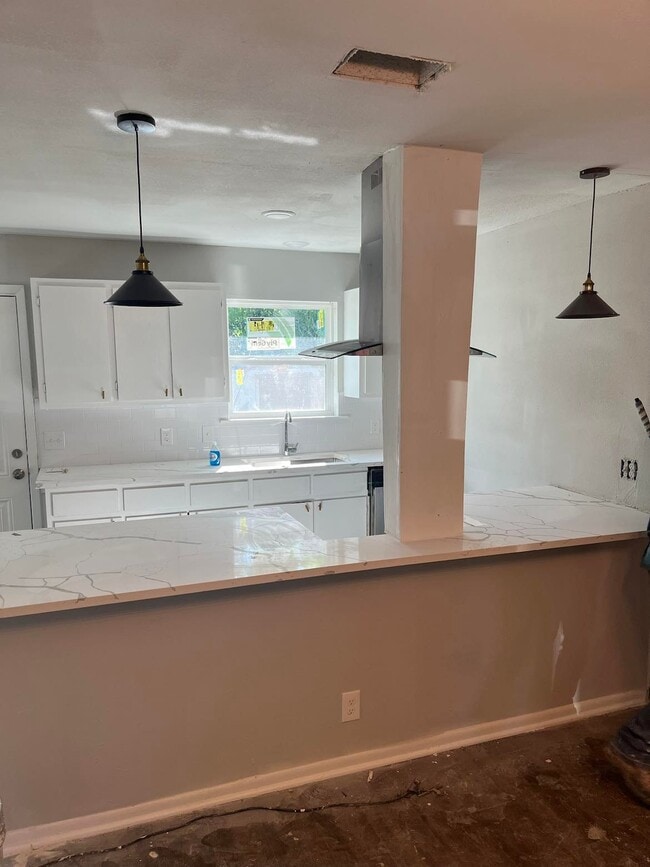 Photo - 703 Mockingbird Ln