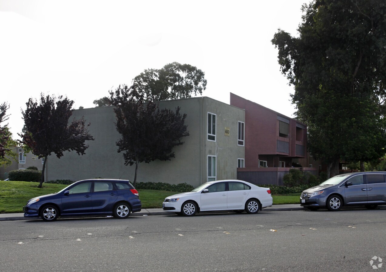 Photo - Crossroads Condominiums