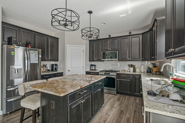 Photo - 1033 Quarry Oak Dr