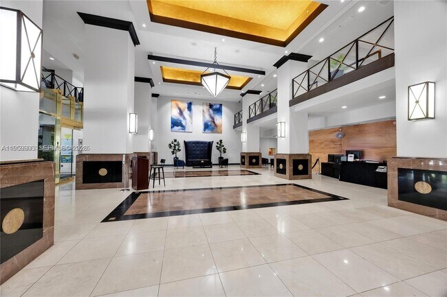 Photo - 555 NE 15th St Unidad 26G