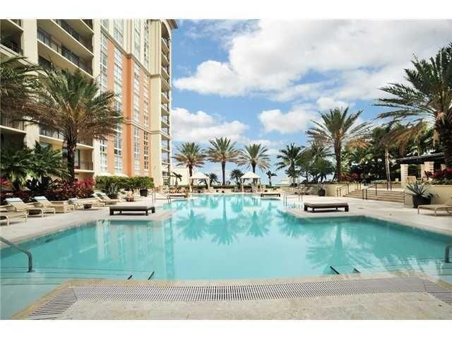 Building Photo - 550 Okeechobee Blvd Rental