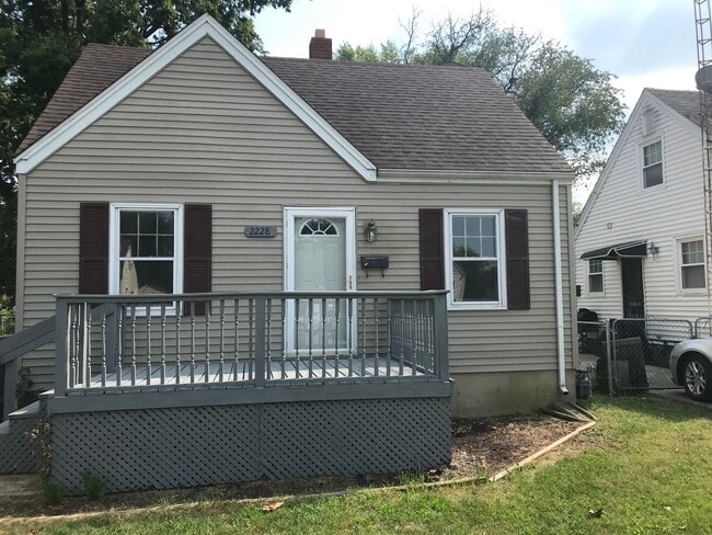 Building Photo - 3 bed / 1 bath, North side single family r... Rental