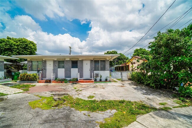 Photo - 57 SW 51st Ct Unit 4