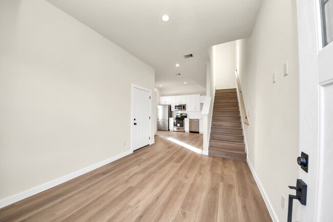 8025 Peachtree St