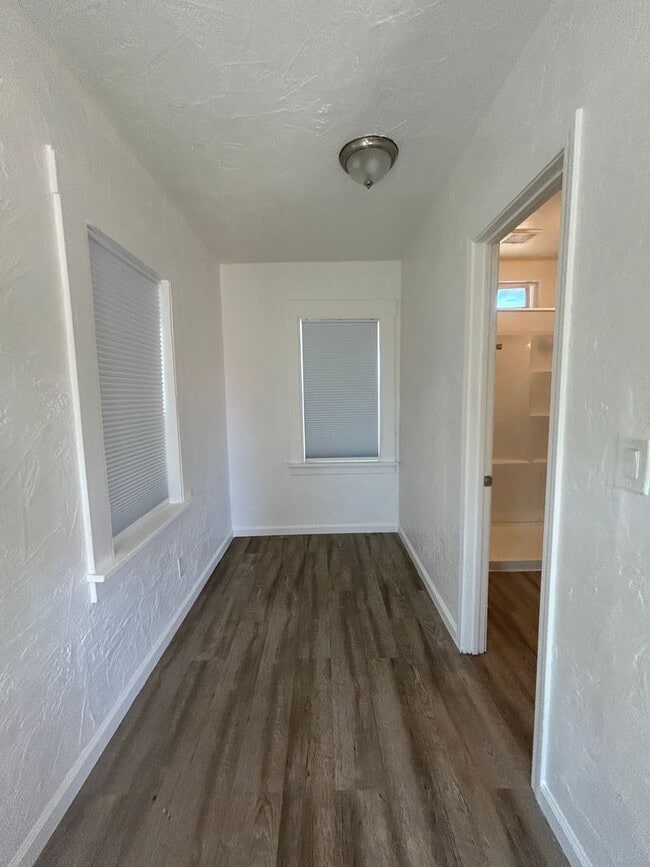 925 7th St Unit 925 1/2 7th Street