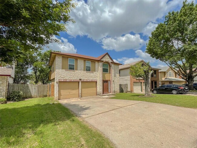 Photo - 13700 Lothian Dr