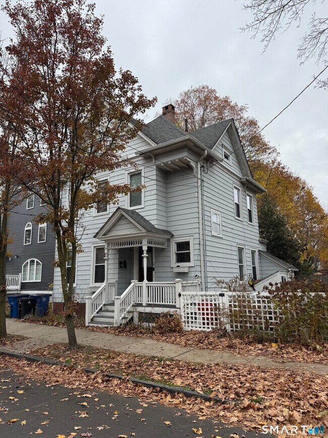 Building Photo - 73 Lawrence St Unit #2