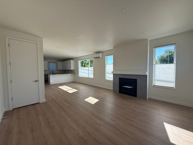 Photo - 2212 Emerson Dr