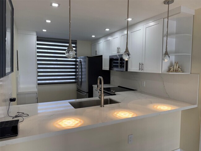 Photo - 1520 Whitehall Dr Unidad 306