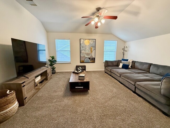 Building Photo - 142 E Spindle Tree Cir