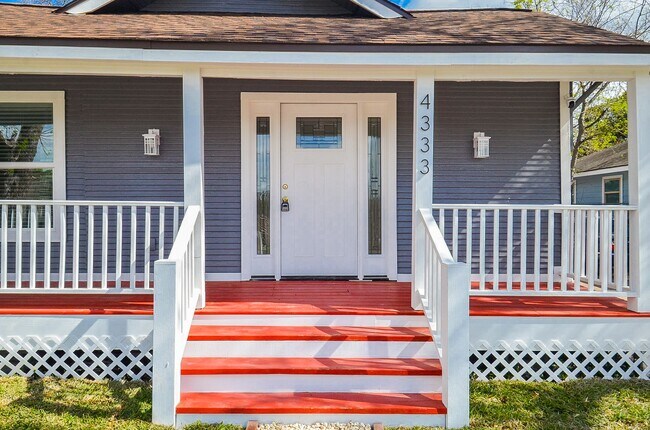 Photo - 4333 Harby St