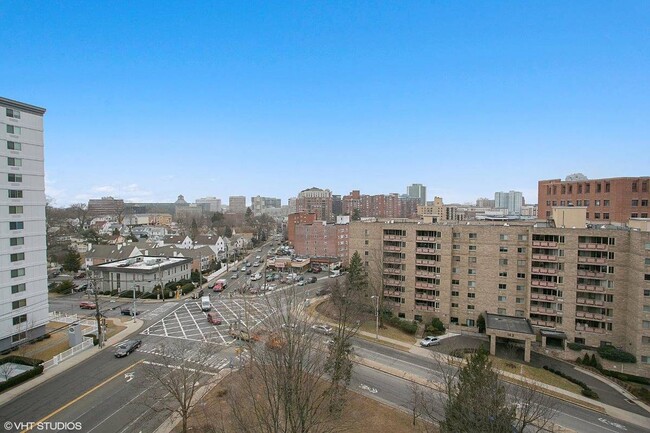 Photo - 26 Strawberry Hill Ave Unit 1 bed