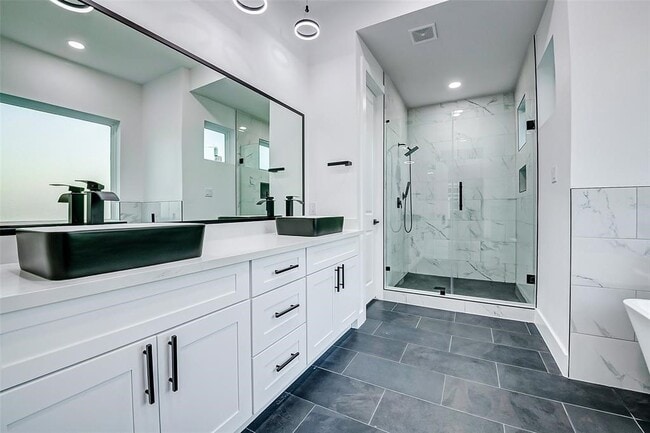 Photo - 1913 Hoskins Dr