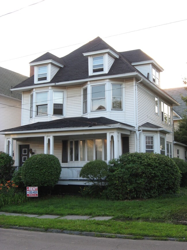 Building Photo - 447 Colfax Ave Unit First