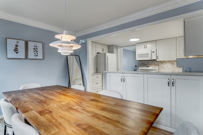 Photo - 9637 Lindenbrook St