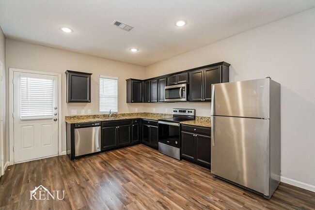 Photo - 6202 Old Bridge Way