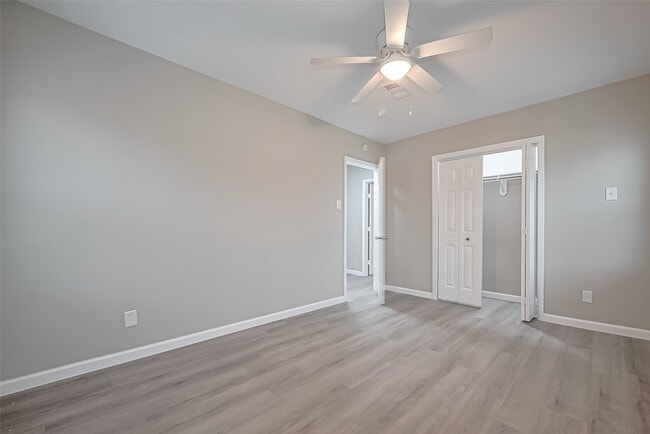 Photo - 1739 W 5th St