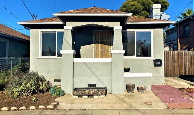 Nice 3bd/1ba in Oakland's Allendale Neighb... - Nice 3bd/1ba in Oakland's Allendale Neighb... Casa