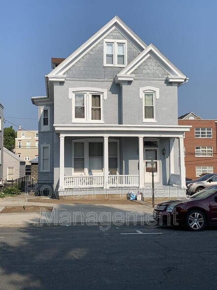 111 King St
