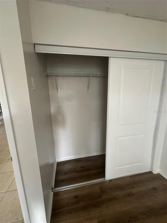 Photo - 828 E Flag Ln