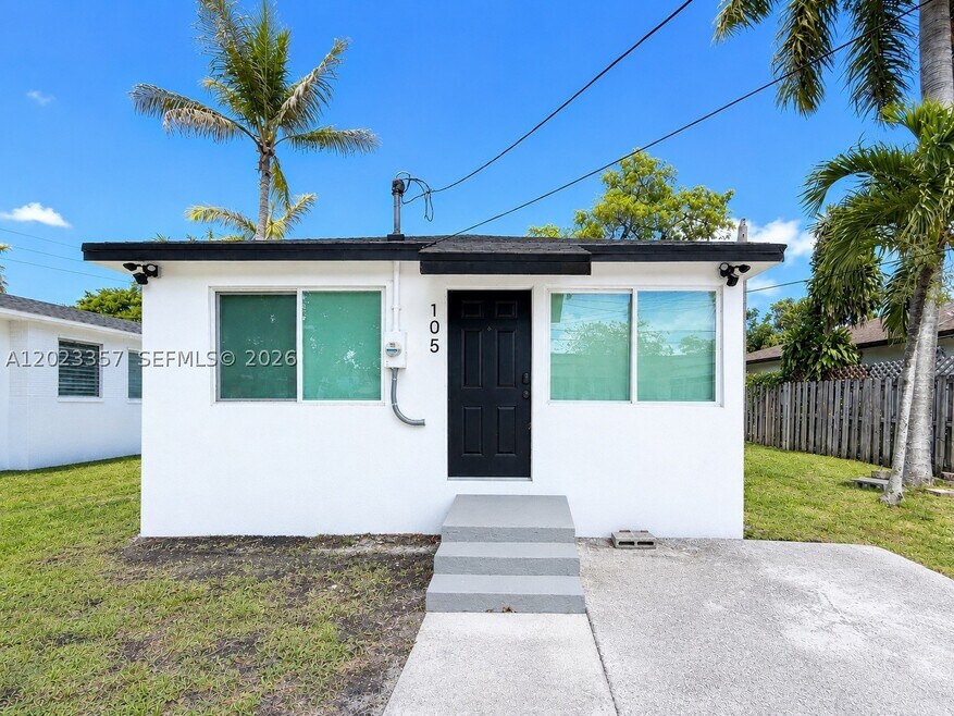 105 SW 4th St