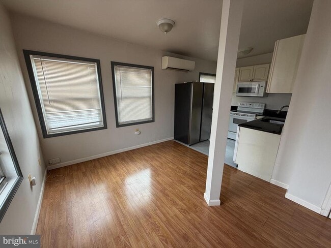 Photo - 600 Keefer Pl NW