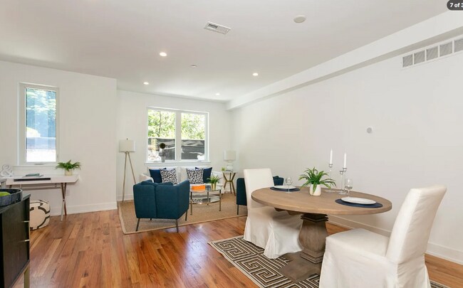Photo - 1126 E Palmer St Unit 13