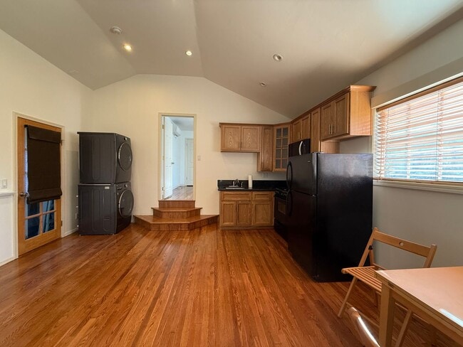 Photo - 1 bed, 1 bath Guest unit in Woodland Hills