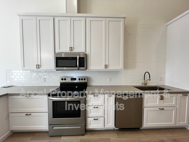 Photo - 2120 Datepalm Ave Unit B