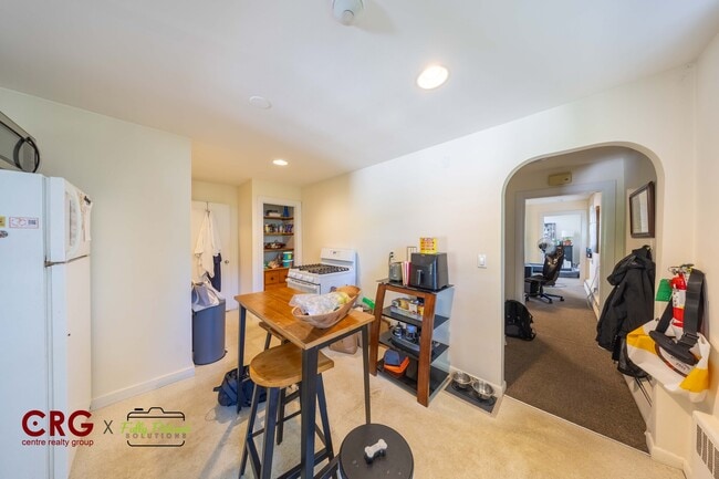 Building Photo - 1026 Chestnut St Unit 2A Rental